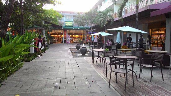 Centro Commerciale Seminyak Square